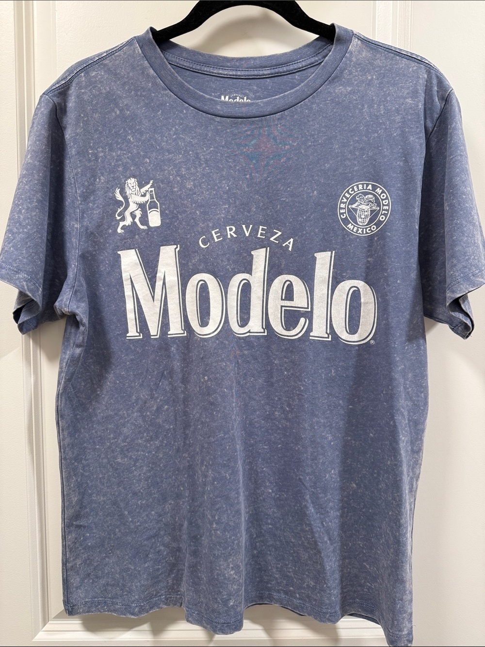 Mineral Wash Blue 'Modelo' Logo Tee